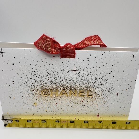 CHANEL Gift Bag - Picture 3 of 5